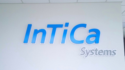 Intica интерьерная вывеска